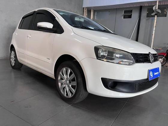 VOLKSWAGEN FOX 1.0 MI TREND 8V FLEX 4P MANUAL VOLKSWAGEN FOX 1.0 MI TREND 8V FLEX 4P MANUAL